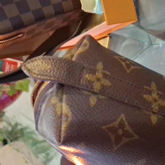 Louis Vuitton cosmetics pouch set - Picture 8 of 11